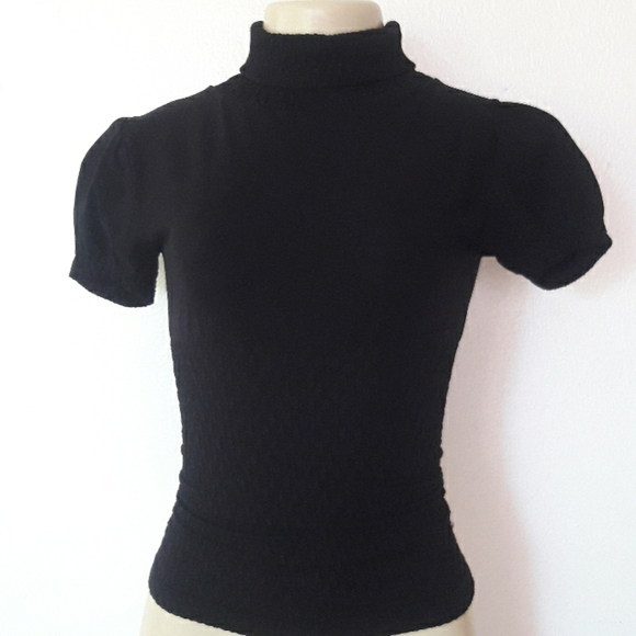 touch me Tops - SALE💥$4: Tough me: Top